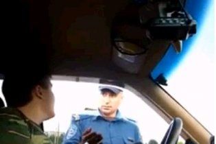 Водіям дозволили записувати ДАІшників на відео і не давати їм права