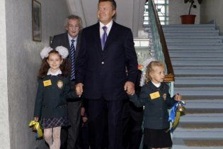 Янукович за безукоризненное знание украинского языка будет платить