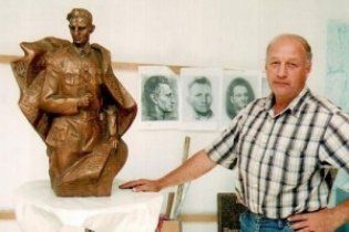 На Івано-Франківщині виліплять Шухевича з тонни бронзи