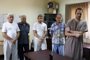 У полонених в Лівії українців забрали одяг і не дають ліків