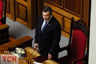 Янукович пророчить українцям нові проблеми і "сумує" через Тимошенко