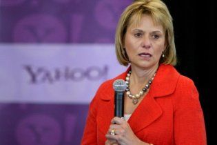 Гендиректора Yahoo! неожиданно уволили по телефону