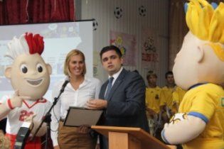Украинская "золотая рыбка" стала Другом Евро-2012