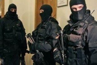 Спецназ влаштував маски-шоу в офісі "Епіцентру"