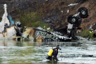 Текст переговорів екіпажу Як-42: від жартів перед злетом до мату перед трагедією