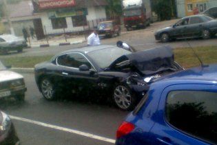 Форвард "Шахтера" попал в ДТП на Maserati