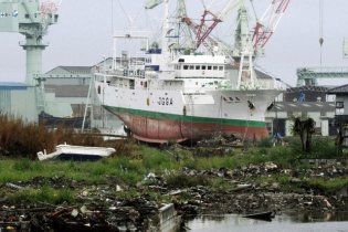 Японский рыбак выловил в море 145 тысяч долларов