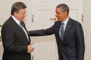 Янукович призвал с ядерными "подарками" последовать примеру Украины
