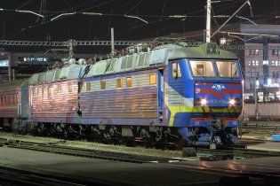 Укрзалізниця скасує не всі нічні потяги