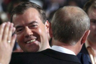 Московський патріархат в захваті від "урочистої" передачі влади Мєдвєдєва Путіну