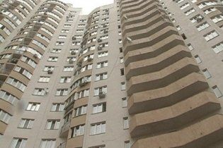 Харківська студентка після вечірки випала з 5 поверху гуртожитку