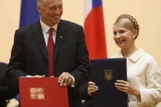 Екс-прем’єр Чехії: договір Тимошенко захистив людей і зберіг імідж України