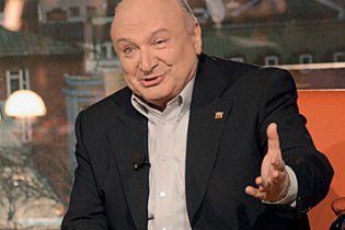 Я не просил и не прошу никогда