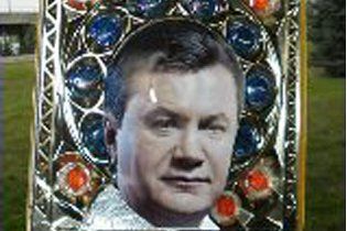 Від "ікони Януковича" в Луганську чекають мироточення