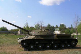 Чиновника поймали на попытке продать танк-памятник