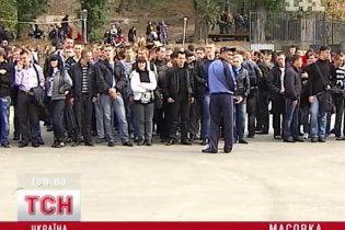 Студентов "добровольно" водили работать на тестовом открытии "Олимпийского"