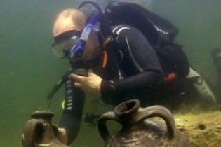 Амфори на дні моря для Путіна підклали, зізнався його прес-секретар