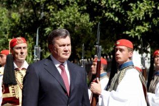 Януковича "абсолютно не волнует" дело Тимошенко, потому что он занят Россией