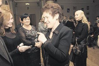 Людмилі Янукович на день народження подарували танок глухонімої