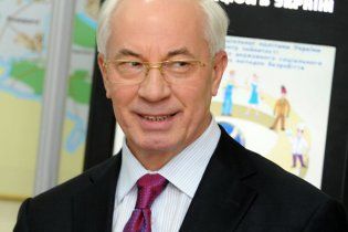 Азаров хоче скоротити фахівців "з липовою вищою освітою"