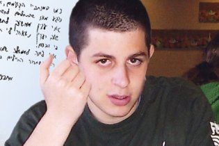 "Угода десятиріччя": Ізраїль віддає 1000 палестинців за полоненого капрала