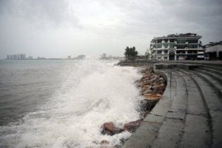 Тропічний шторм накрив Центральну Америку, є жертви