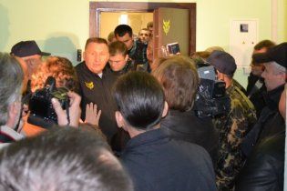 У податковій запевняють, що секретарку афганців били згідно з законодавством