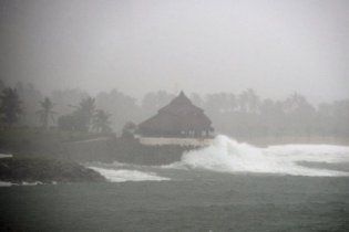 ЗМІ: до 90 тисяч людей постраждали через сильні дощі в Мексиці