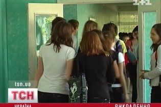 В Донецкой области псевдо-милиционеры похитили двух школьниц