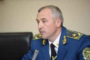 Митниця купила погони по 100 доларів за пару