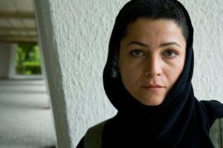 Влада Ірану помилувала актрису, засуджену до 90 ударів батогами