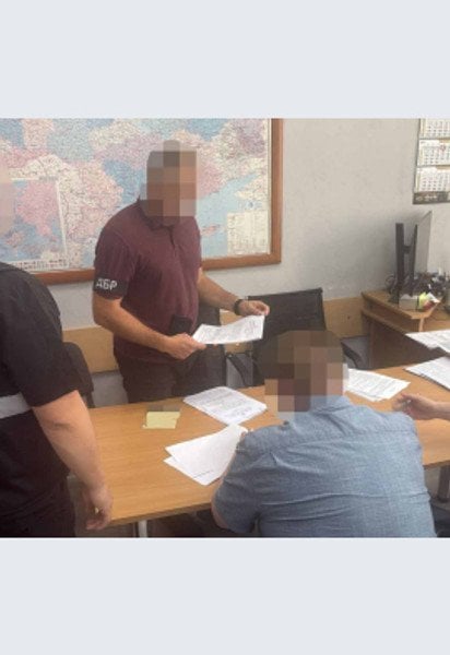 ДБР повідомило про підозру посадовцю СБУ, який організував незаконне зберігання боєприпасів у селищі Мила