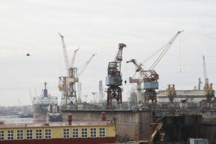 Латвия рада подписанию договора между Черноморнефтегазом и Рижской судоверфью