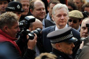 Британія екстрадує засновника WikiLeaks до Швеції