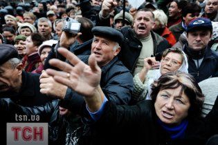 Чернобыльцы снова протестуют под Кабмином