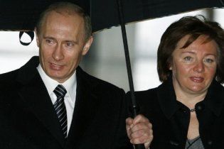 Разведка Германии: Путин был бабником и бил свою жену