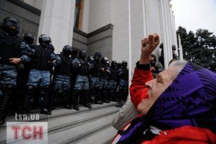 "Чорнобильський майдан": пільговиків під Радою змінили політики