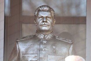 Людина Наливайченка подала до суду з вимогою знищити Сталіна у Запоріжжі