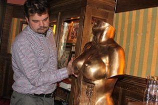 У Львові з’явилося кафе з "пивними цицями"