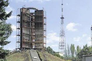 У Донецьку пам'ятник "Жертвам фашизму" позолотять