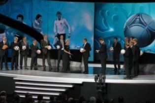 Бубка представив офіційний м'яч Євро-2012 (відео)