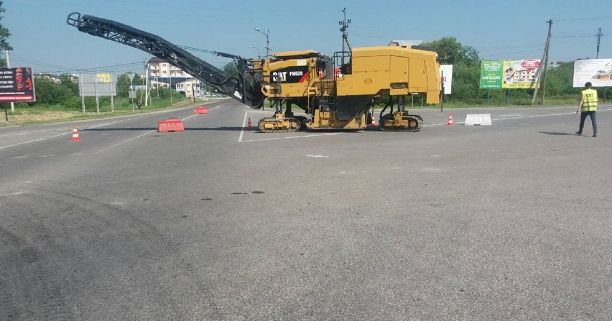 На Львівщині капітально ремонтують міжнародне шосе до Польщі