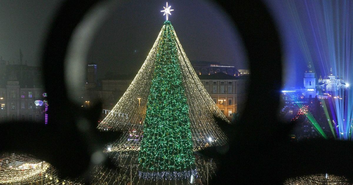 Новогодние празднования в Киеве: стало известно, будут ли ограничивать доступ к елке и локациям