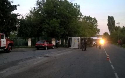 В Черкасской области перевернулся рейсовый автобус: 5 пассажиров госпитализированы