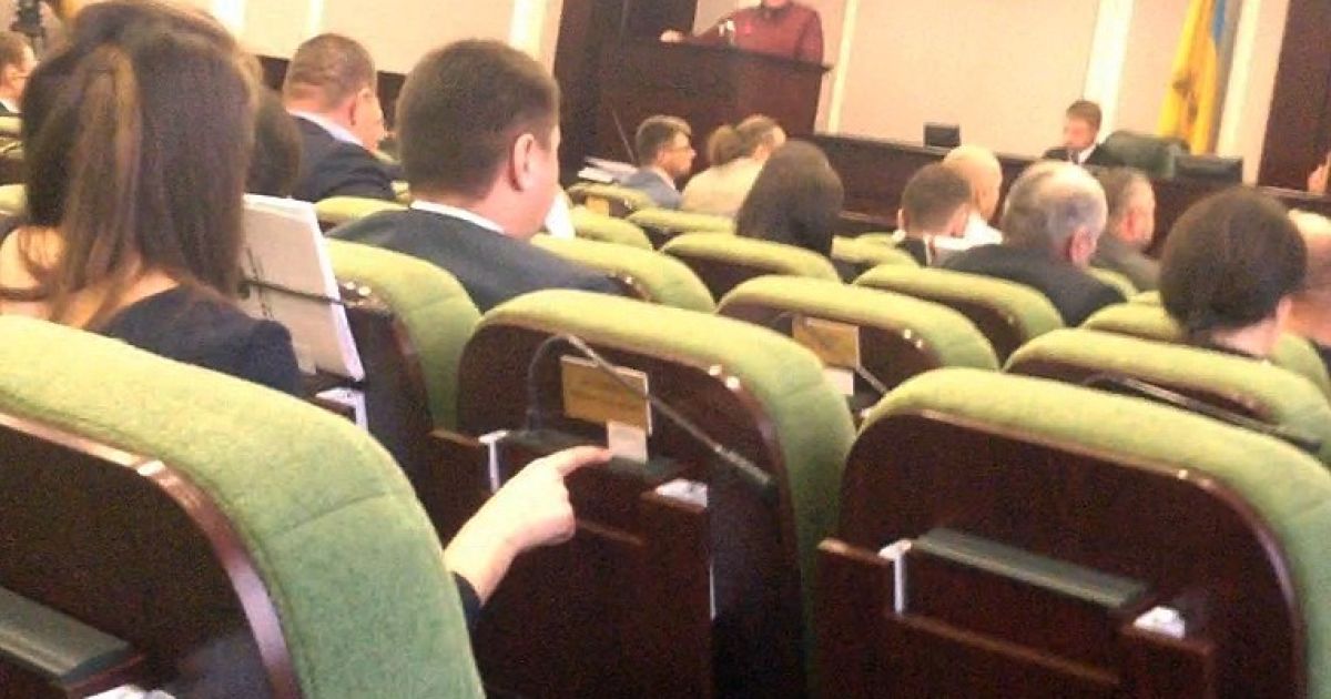 У Київській облраді замість депутата з "Опоблоку" голосувала невідома дівчина - активісти