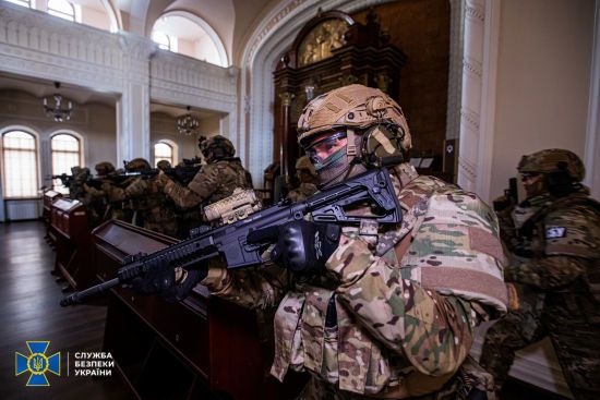 Перекритий центр та стрілянина у Києві: що сталося