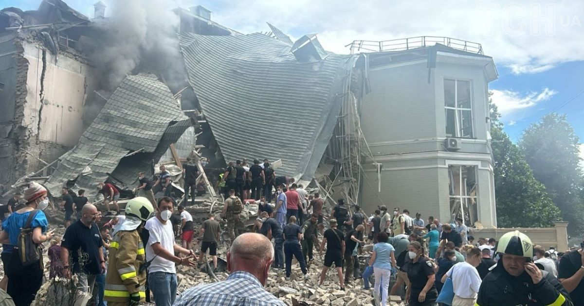 Під час атаки 8 липня в Києві влучили в одне з приміщень дитячого медичного закладу "Охматдит".