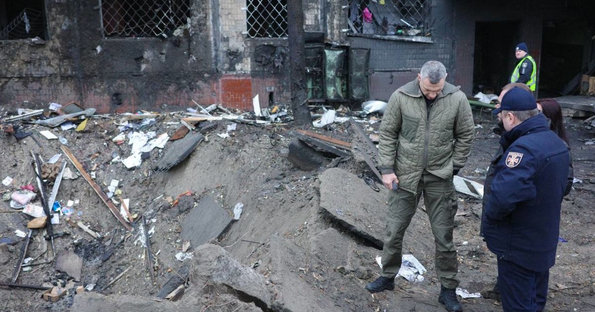 Руйнування в Києві внаслідок ракетної атаки 13 грудня