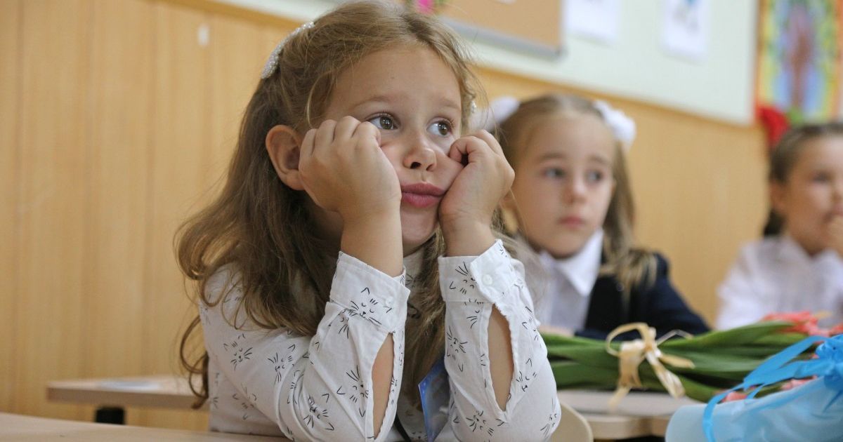 "Дистанционка" для школьников, прекращение плановых операций: во Львове усиливают карантин