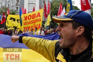 Политологи окрестили принятие закона о языках "Харьковскими соглашениями-2"